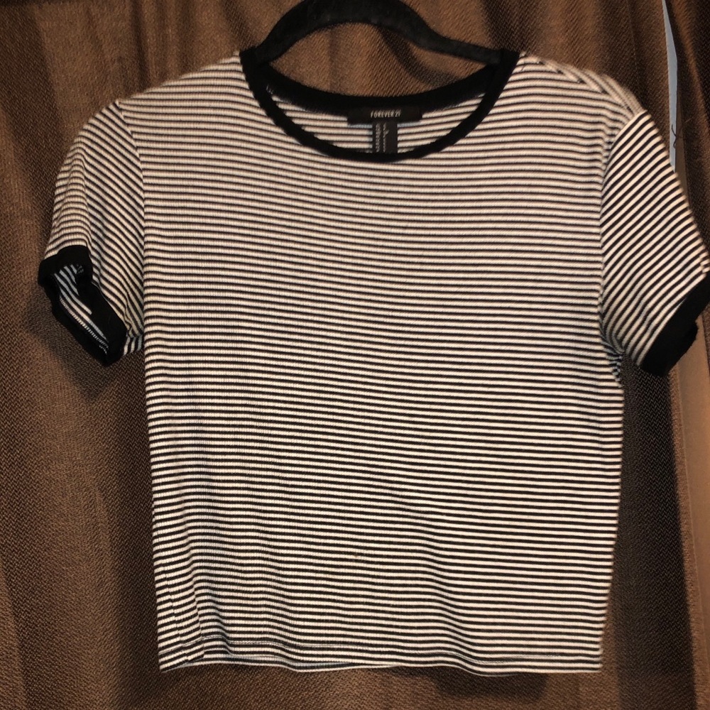 BLACK N WHITE TOP